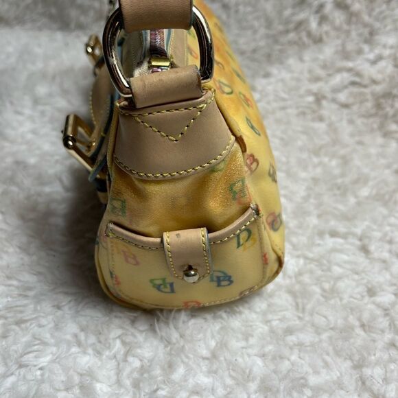 Dooney & Bourke oil cloth beige multi color logo  satchel cream leather trim - Picture 3 of 16